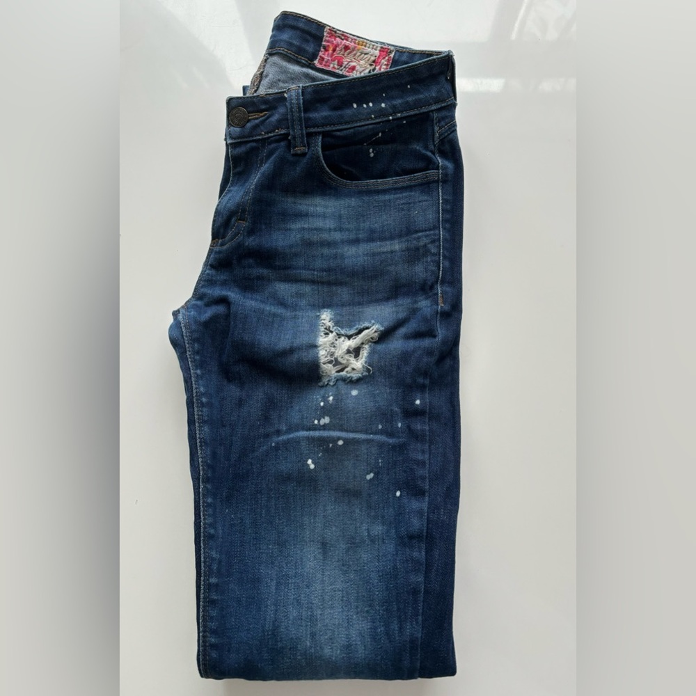 Low rise skinny jeans